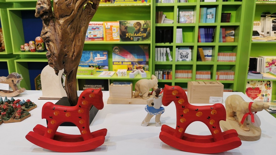 Designer tableware, fashionable clothing and perfect toys: the best goods from all over the country await guests at the Department Store