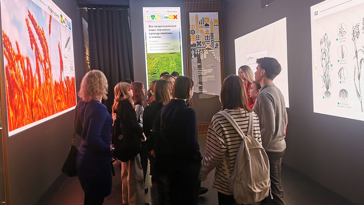 Pavilion No. 51 "Eat Our Own": interactives about Russian grain and food tastings from all parts of the country
