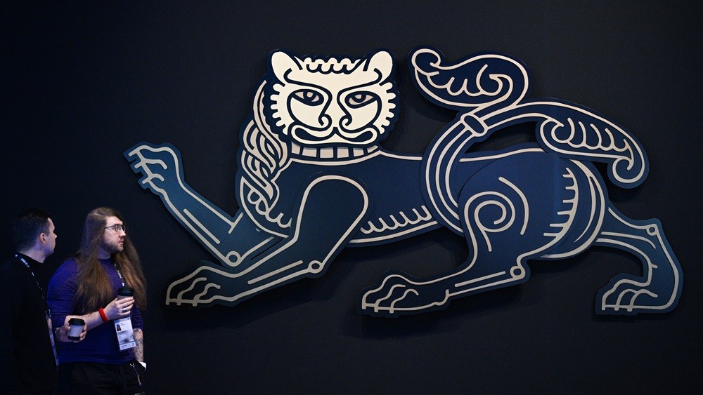 The lion that inspires: the National Centre RUSSIA branded goods at the Department Store
