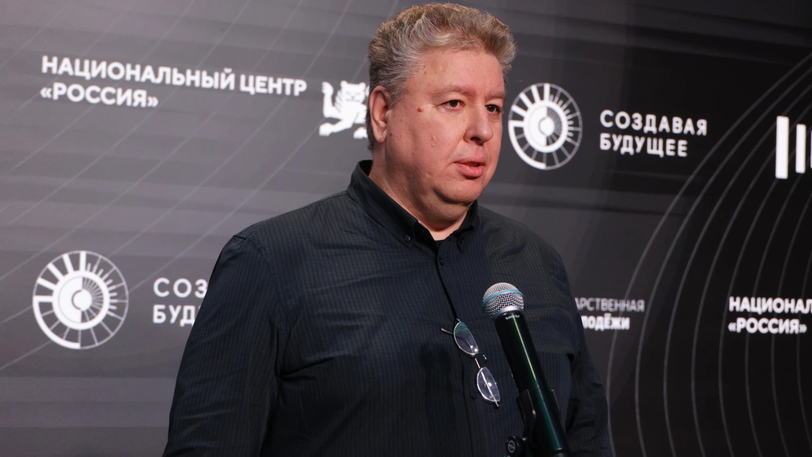 Writer Yevgeny Kharitonov emphasized the importance of the "Dreams of the Future" video essay contest for young people