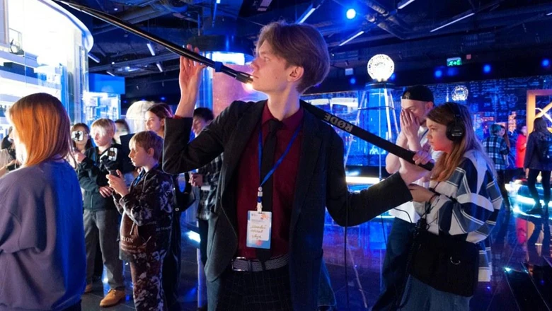 Teenagers create real popular science films at the RUSSIA EXPO