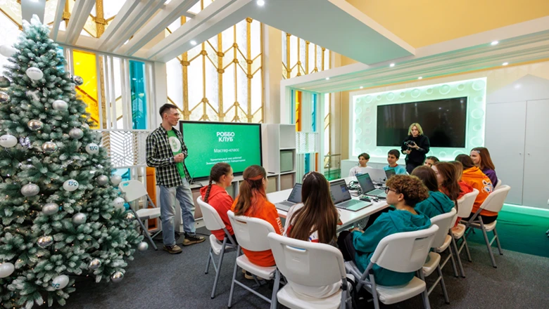 Skolkovo residents will create an ideal microclimate and assemble a robot at the RUSSIA EXPO