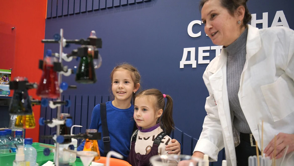 Science, art and Nordic walking: take a chance to go on unusual tours at the RUSSIA EXPO