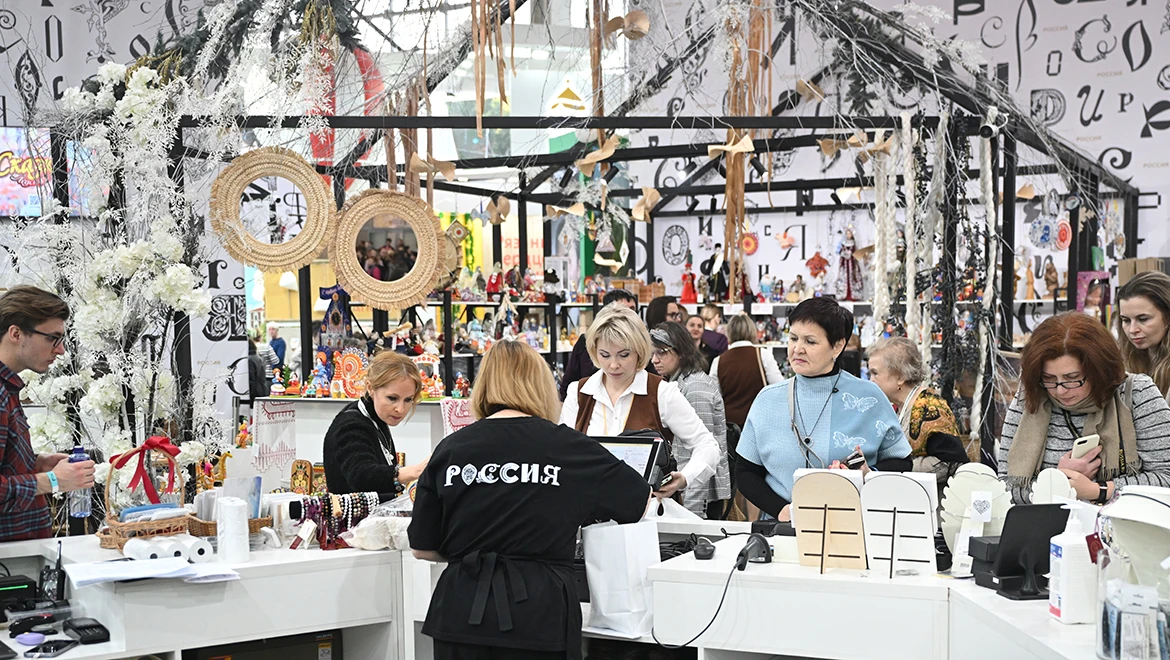 Russian Spring in the Department Store on March 18