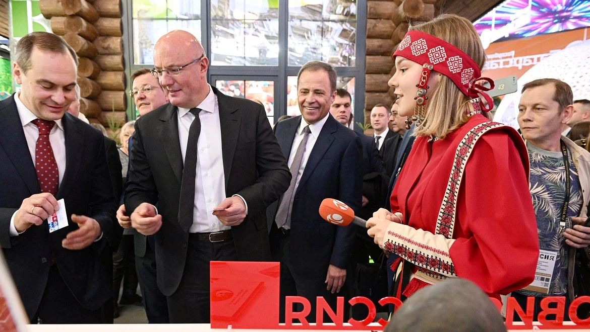 Dmitry Chernyshenko and Igor Komarov opened regional Coordination Centers at the RUSSIA EXPO