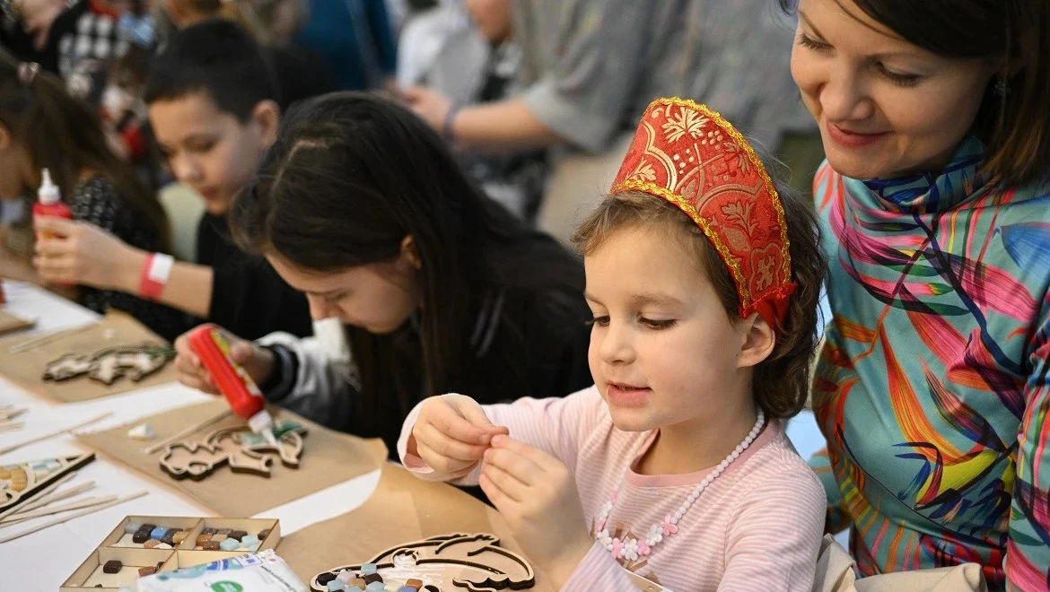 Guests of the RUSSIA EXPO were taught how to create a family coat of arms and adaptive toys