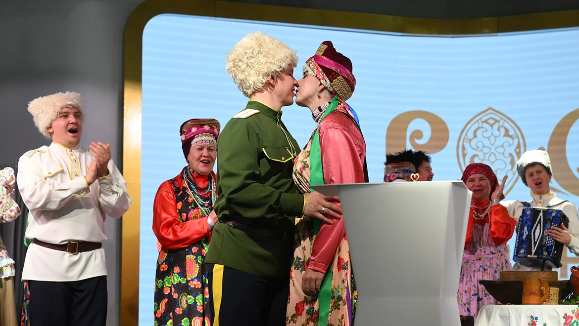 Two directors from Zabaykalye got married at the RUSSIA EXPO