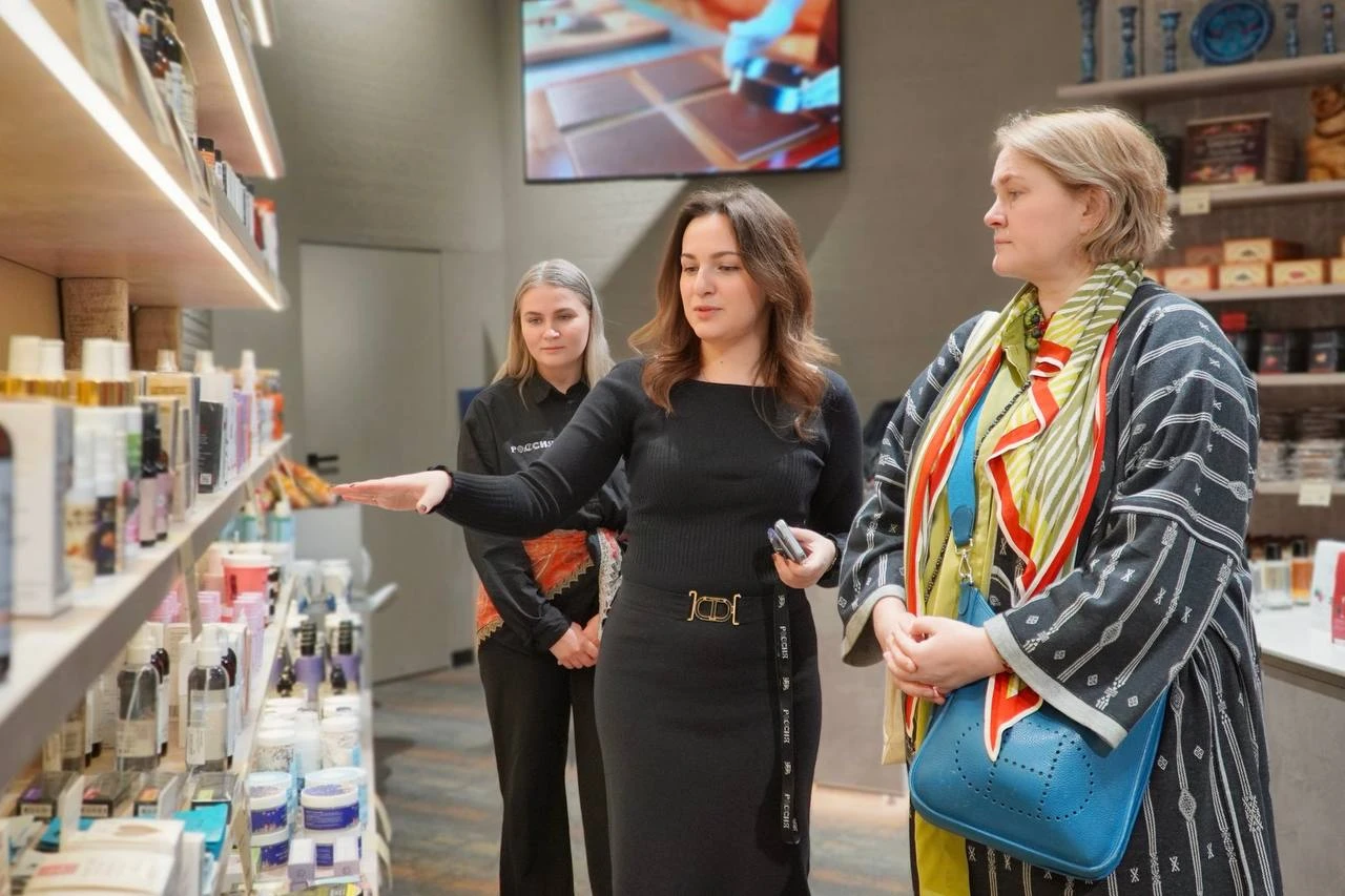 The collection of accessories inspired by the works of Vasily Polenov will be presented at the Department Store