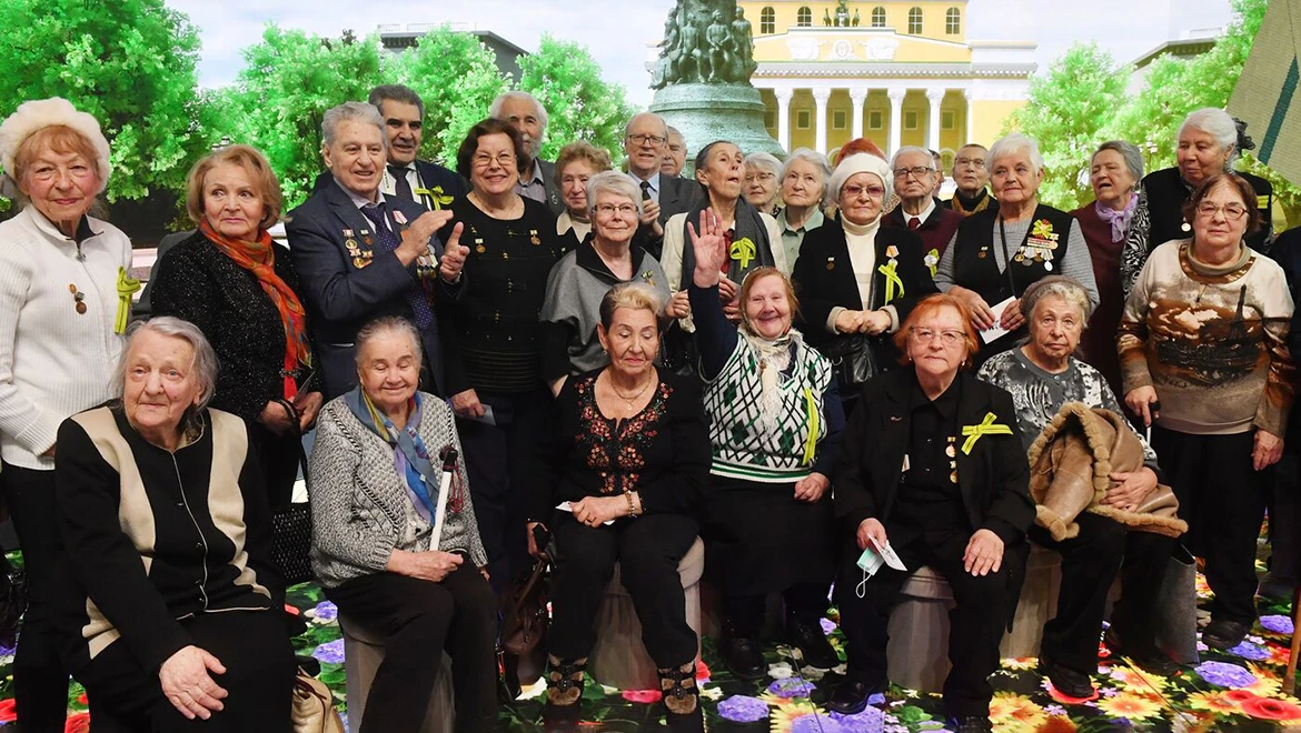 United by war: blockade chronicle presented at the RUSSIA EXPO
