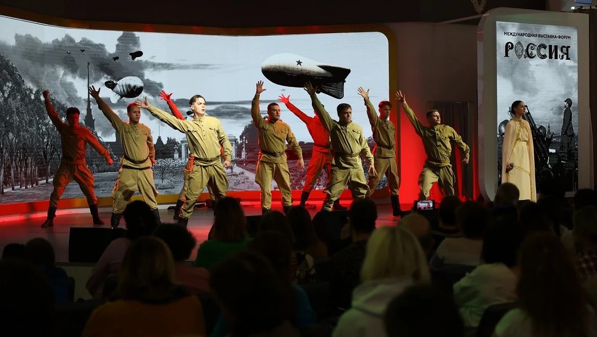 Guests of the Exposition heard songs by artists of the Lugansk Academic Theater