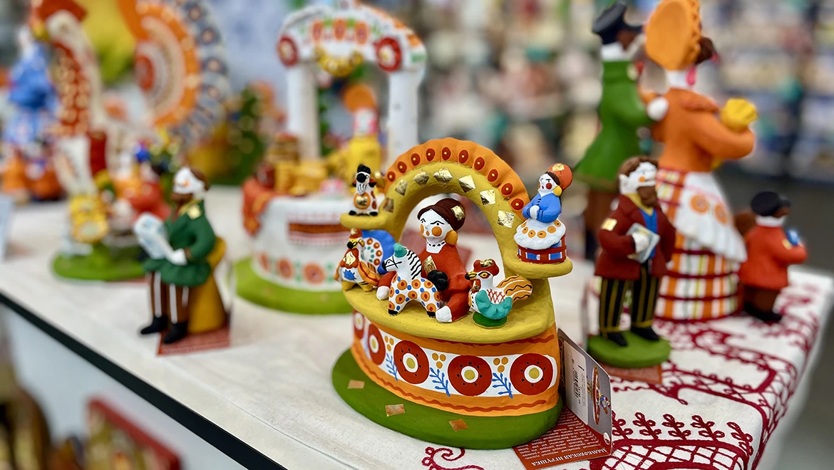 Chocolate pelmeni and jewelry with petroleum: unusual goods that can be bought at the Department Store