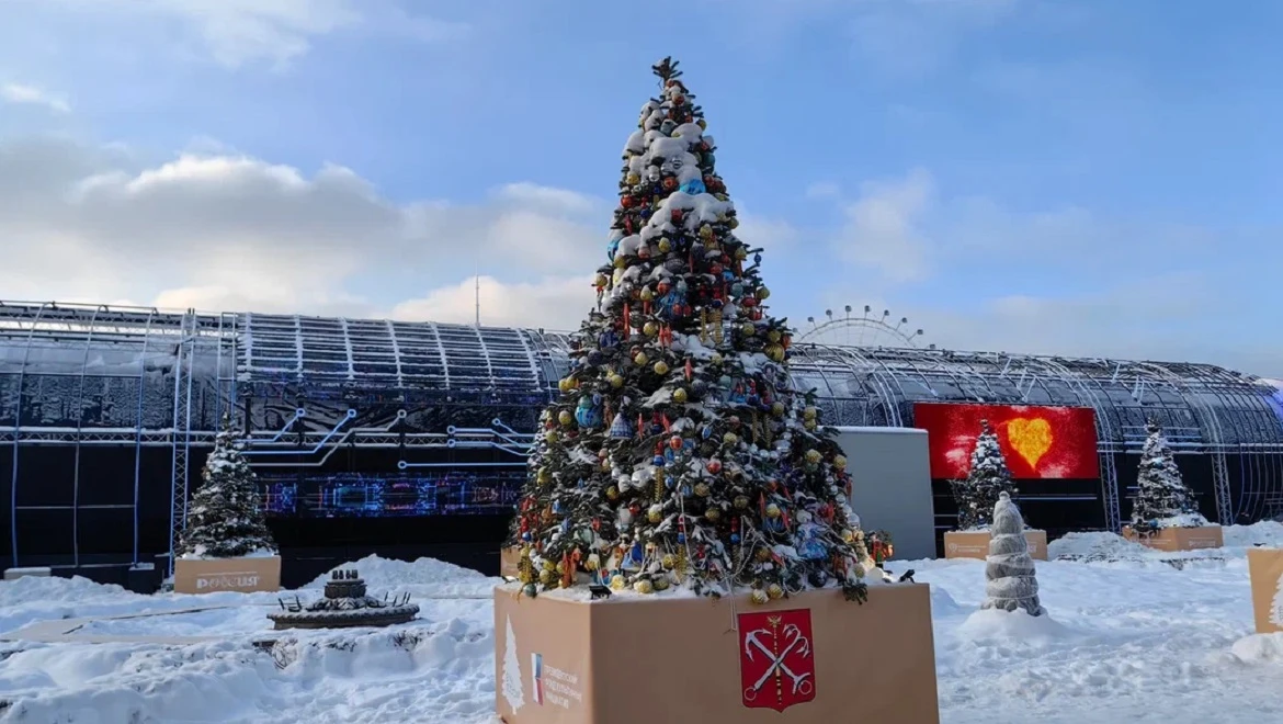 St. Petersburg's New Year tree: imperial grandeur and palace classics