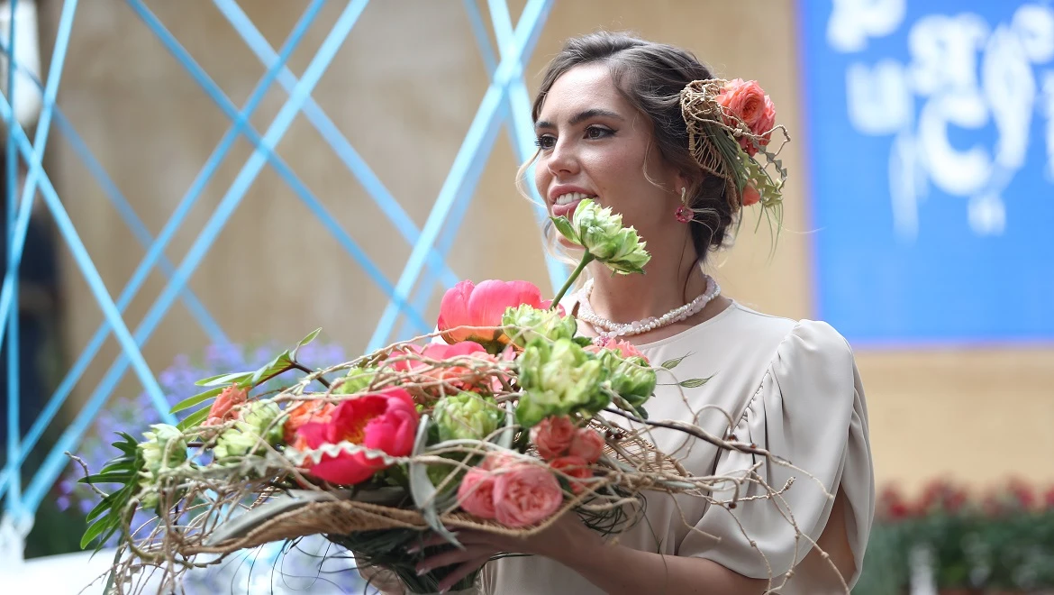 Watch a multinational performance, take part in a flower masterclass and answer questions about Pushkin. Events on June 8