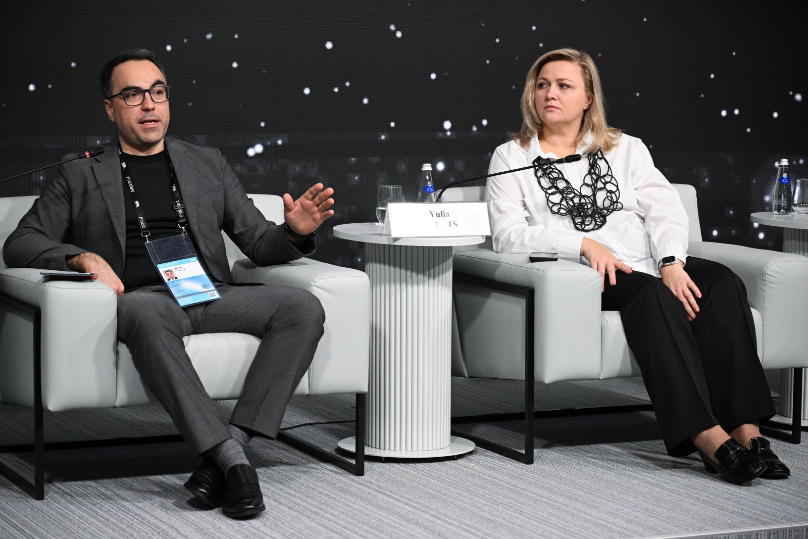 The relationship between citizen and state in the digital environment discussed at the Symposium