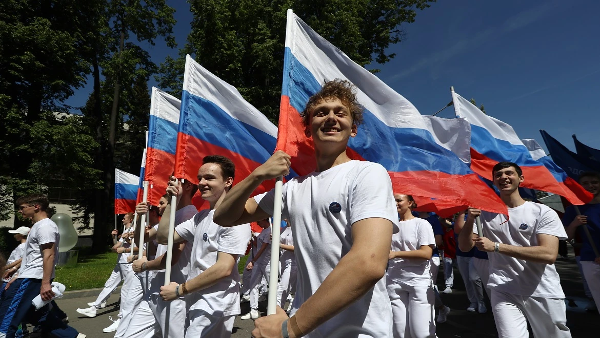 More than two thousand athletes participated in the sports parade organized by the RUSSIA EXPO and the "Healthy Fatherland" movement