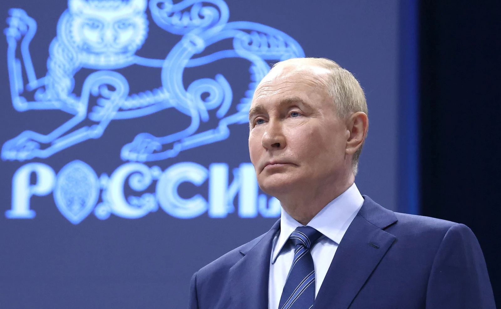Vladimir Putin tasked the National Centre RUSSIA with preparing a guide on national projects
