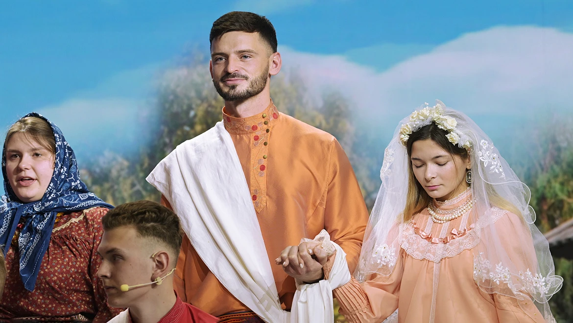Carpet, dowry and songs: A&nbsp;wedding according to&nbsp;the traditions of&nbsp;Siberian old-settlers was held at&nbsp;the RUSSIA EXPO