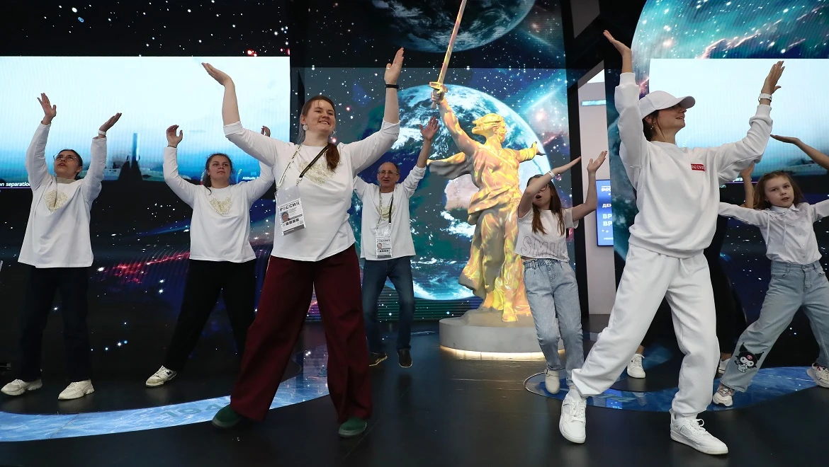 "Beautiful Far Away" dance flash mob will be held at the RUSSIA EXPO on April 20. Join us
