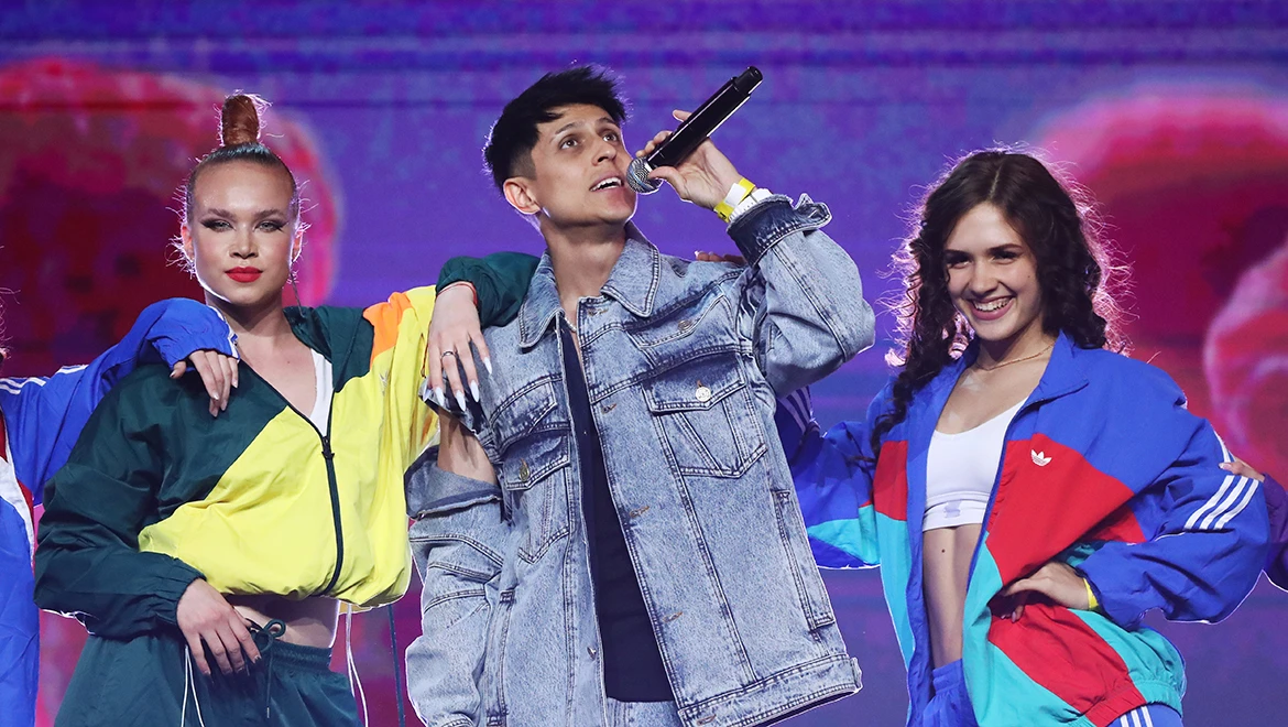 Olga Buzova, Vanya Dmitrienko, Mia Boyka and Evgeniya Medvedeva talked about their childhood at the "High Five!" award at the RUSSIA EXPO