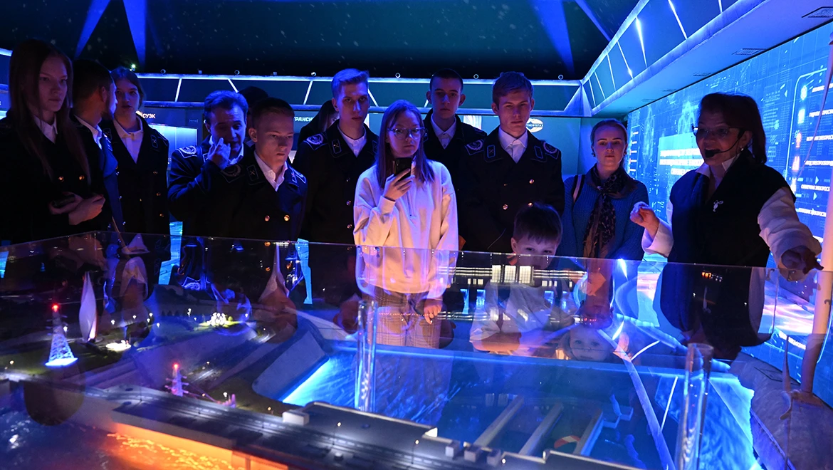 Stars concert, excursion to a nuclear power plant and presentation of a super car — Energy Day at the RUSSIA EXPO