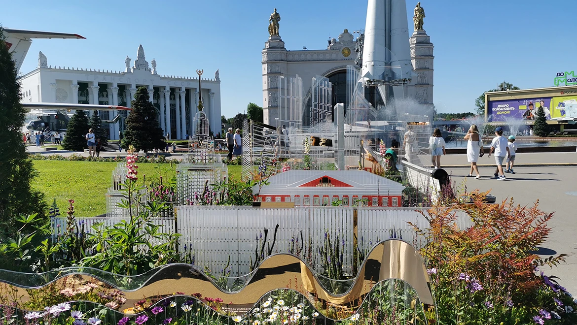 Past, present and future displayed in regional flowerbed expositions at the flower festival