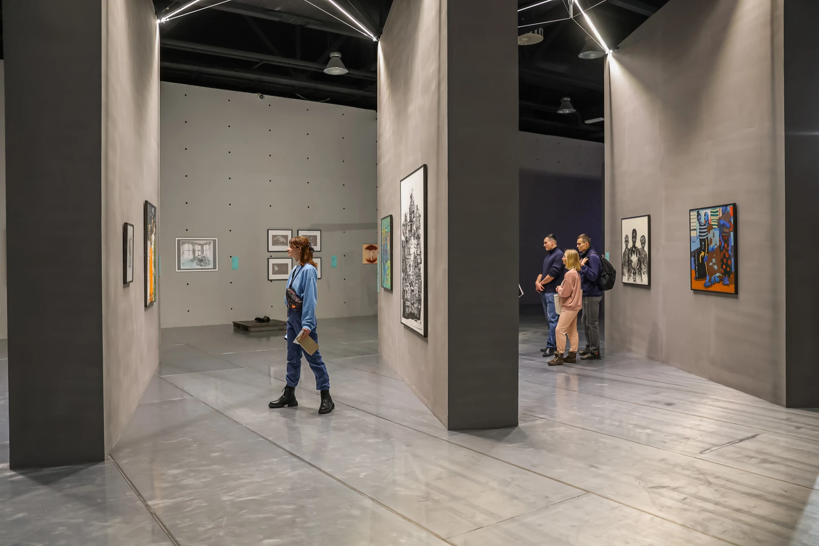 Symbols of freedom and equality: whom the paintings "Hope-II" and "The Edge" are dedicated to