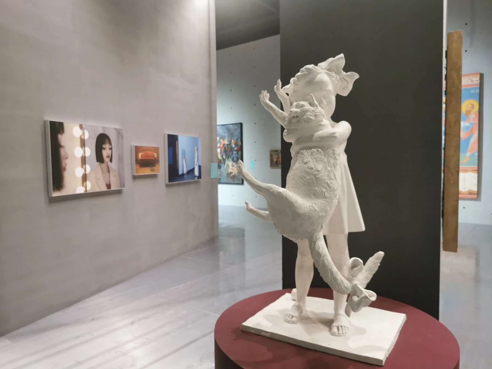 Tenderness and profound meaning: the sculpture "Lessons of Love" at the "Legacy for the Future" exposition