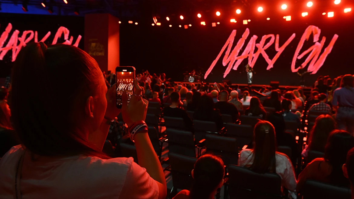 Ticket to Tavrida, Mary Gu and hundreds of participants: bright art session at the RUSSIA EXPO