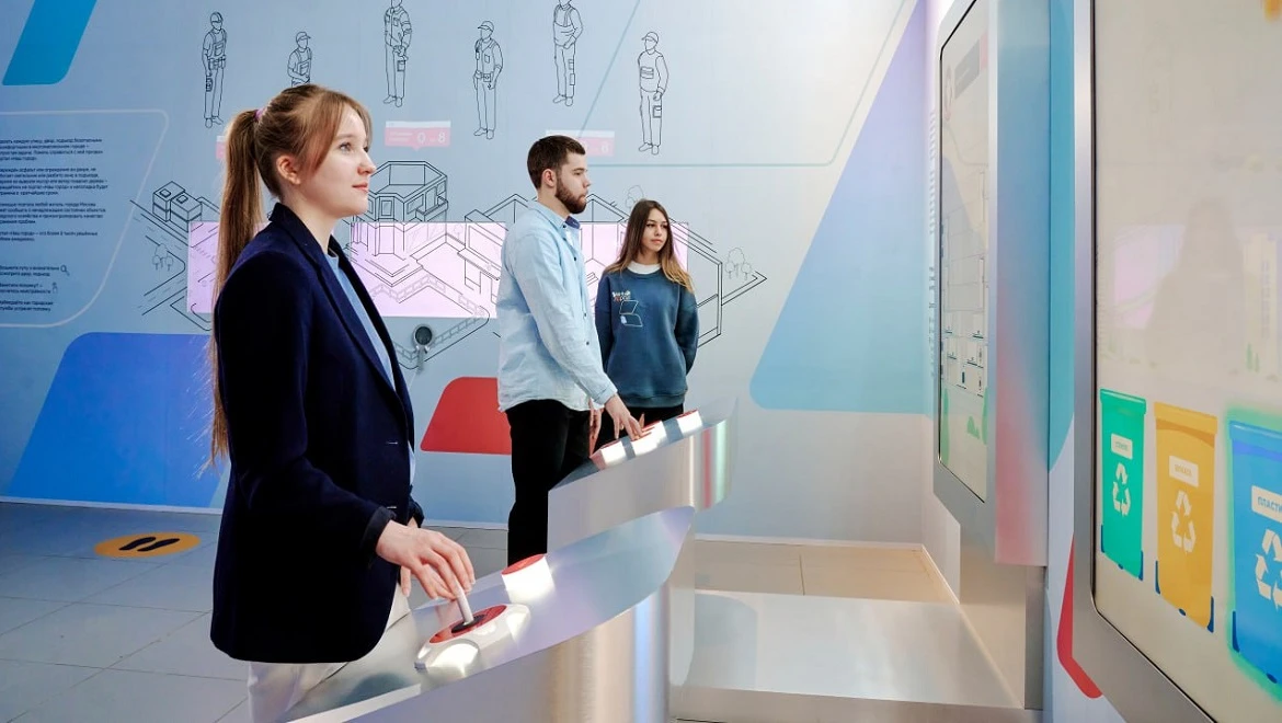 Driverless taxis, virtual walks and digital services for life in a metropolis: Smart City at VDNH