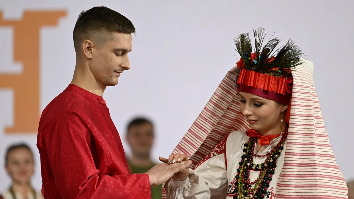 Bird of happiness and purification rites: Tula wedding at the RUSSIA EXPO