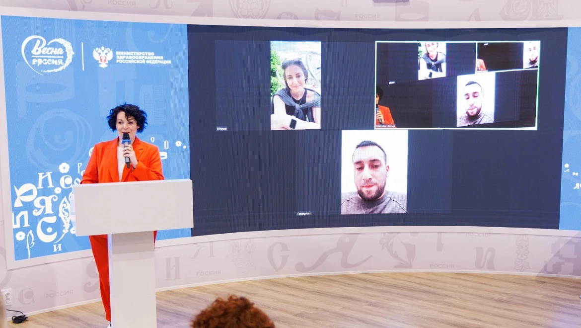 Finding a genetic twin: a meeting between a bone marrow donor and its recipient took place at the RUSSIA EXPO