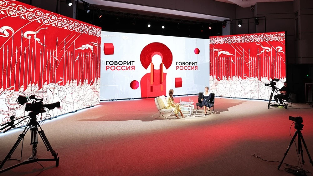 The National Centre RUSSIA announces a giveaway of a kokoshnik from the Department Store that was chosen by Tatyana Kurtukova