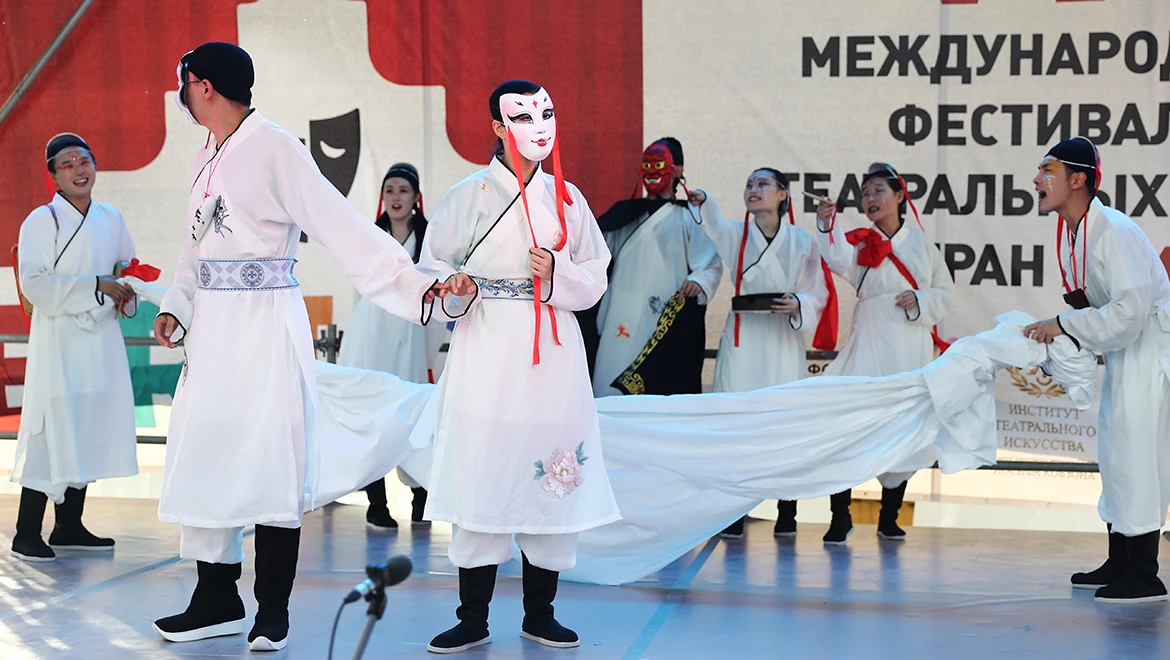 BRICS+ Theater Schools Festival and dance masterclass. More events to take place at the RUSSIA EXPO on June 4