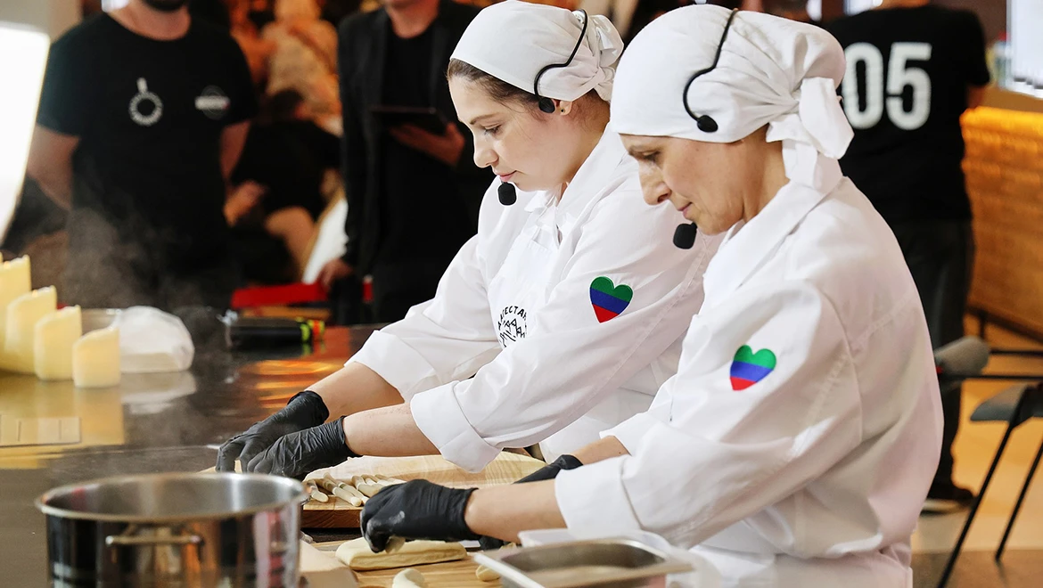 In honor of the holiday of Kurban Bayram, visitors to the RUSSIA EXPO were treated to dishes from the peoples of Chechnya and Dagestan