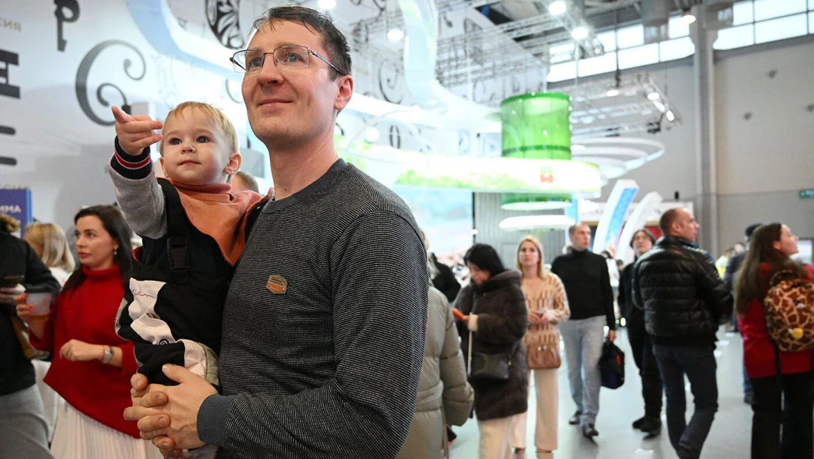 Special games and scientific experiments: things for parents and children to do at the exposition