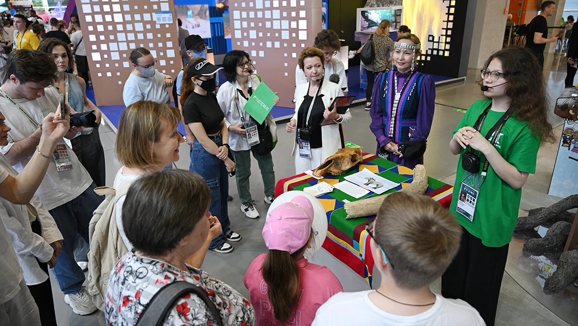 On Children’s Day, young "guides of meanings" of the Exposition conducted their first excursions