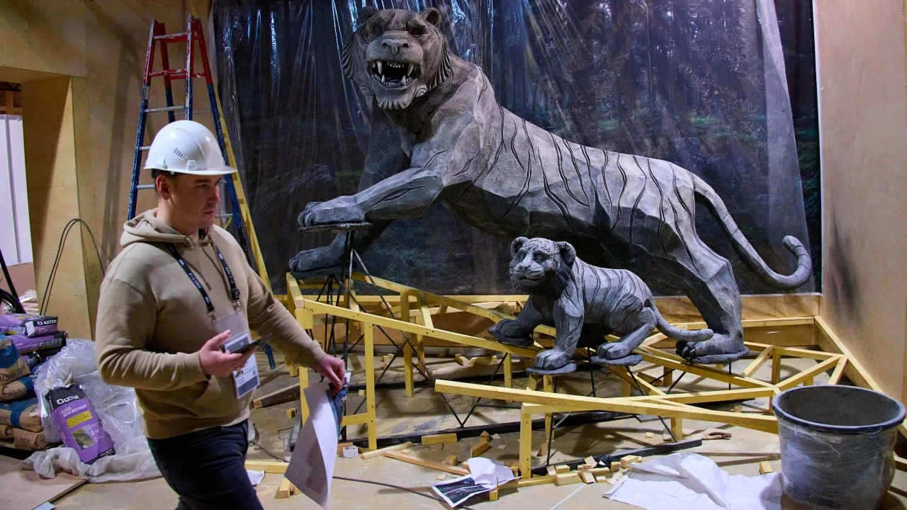 The installation of displays for the new exposition "Journey Across Russia" continues at the National Centre RUSSIA