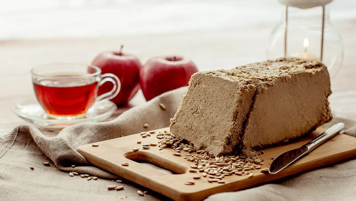 Puffed halva and smoked African catfish: things to enjoy at the Farmers Fair
