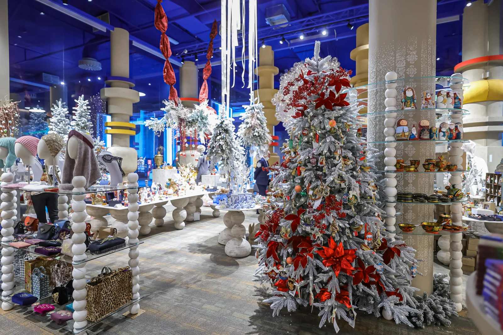 Classics in a modern style: House of Down Fashion in the Department Store of the National Centre RUSSIA