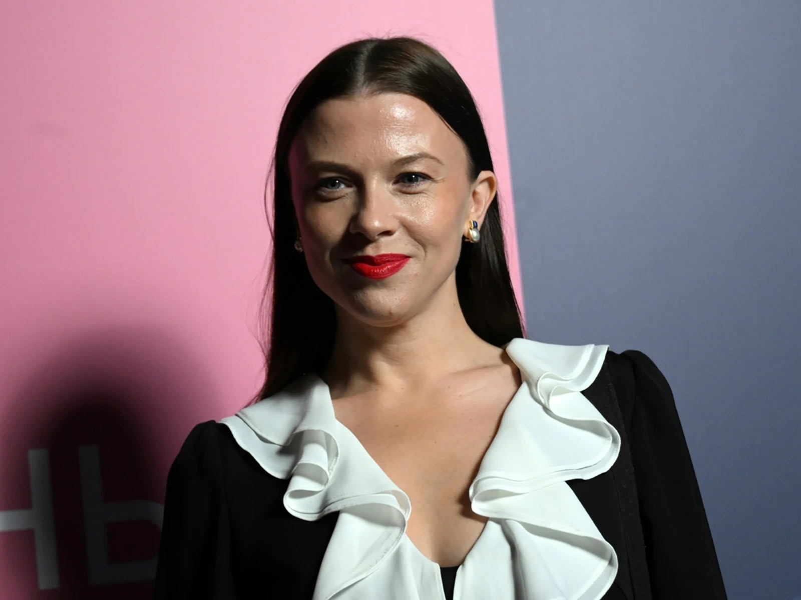 Actress Olga Smirnova presented Yekaterinburg at the exposition