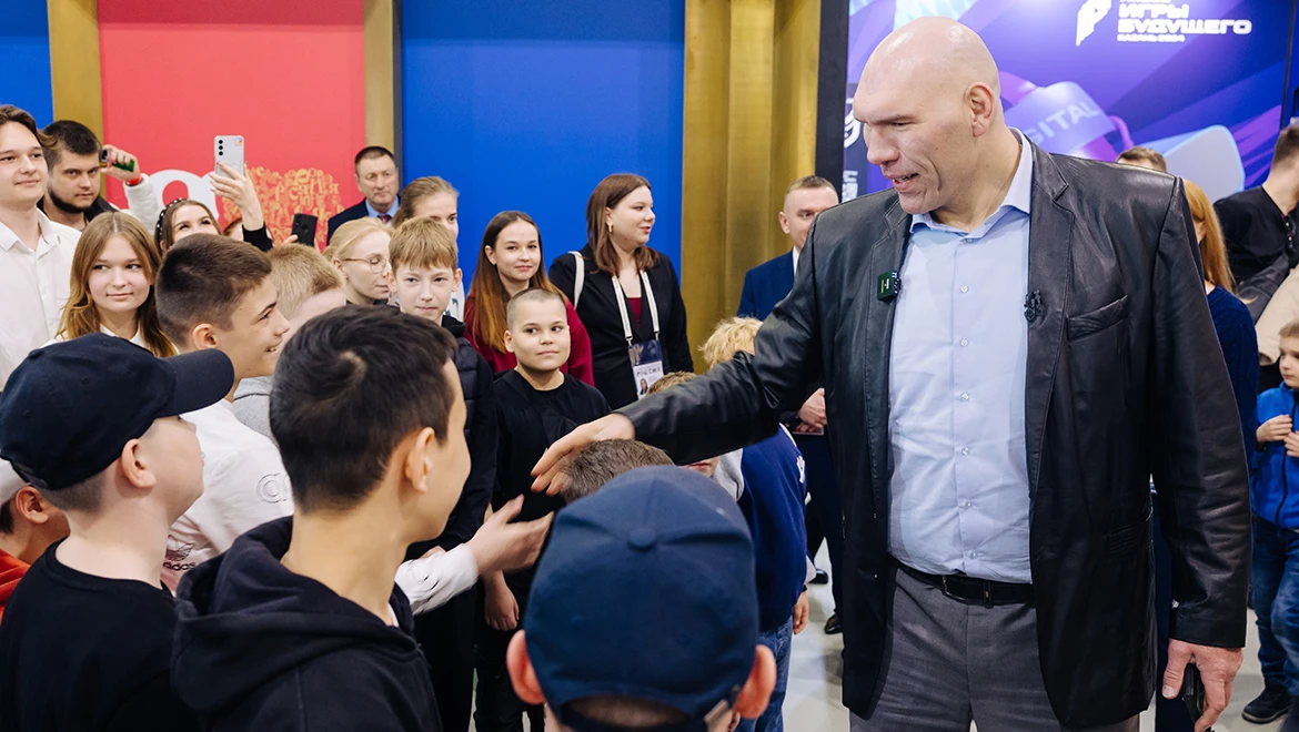 The past, present and future of Russian sport was presented to schoolchildren by Nikolai Valuev at the RUSSIA EXPO