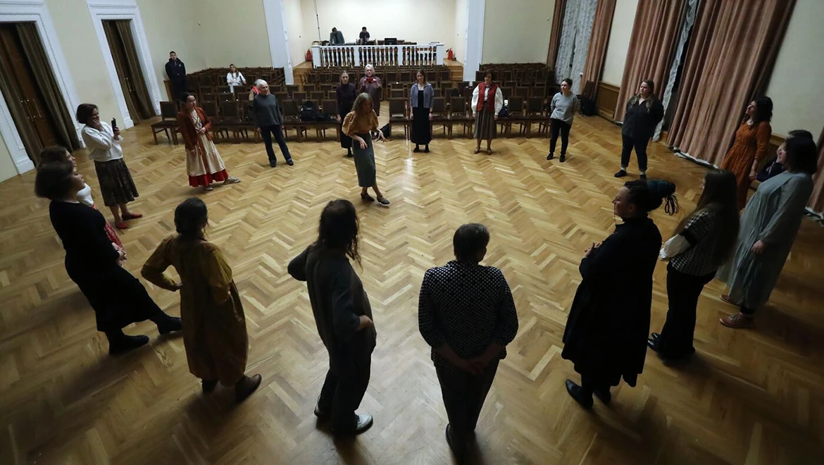 Attend a traditional choreography class and celebrate the Shumbrat holiday. Events at the Exposition on June 19