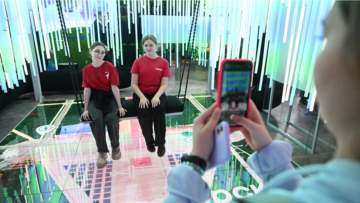 You can choose the best exposition and thank employees on the RUSSIA EXPO website