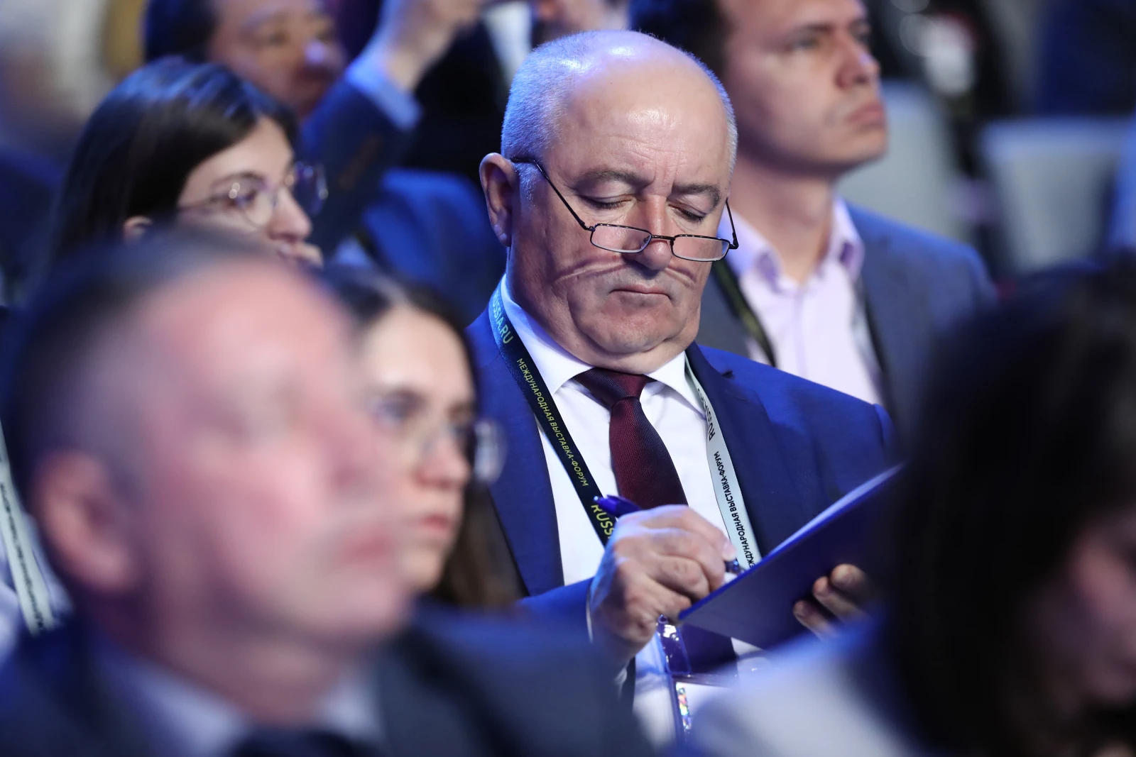 At the "Inventing the Future" Symposium, experts will discuss dialogue between major corporations and new generations