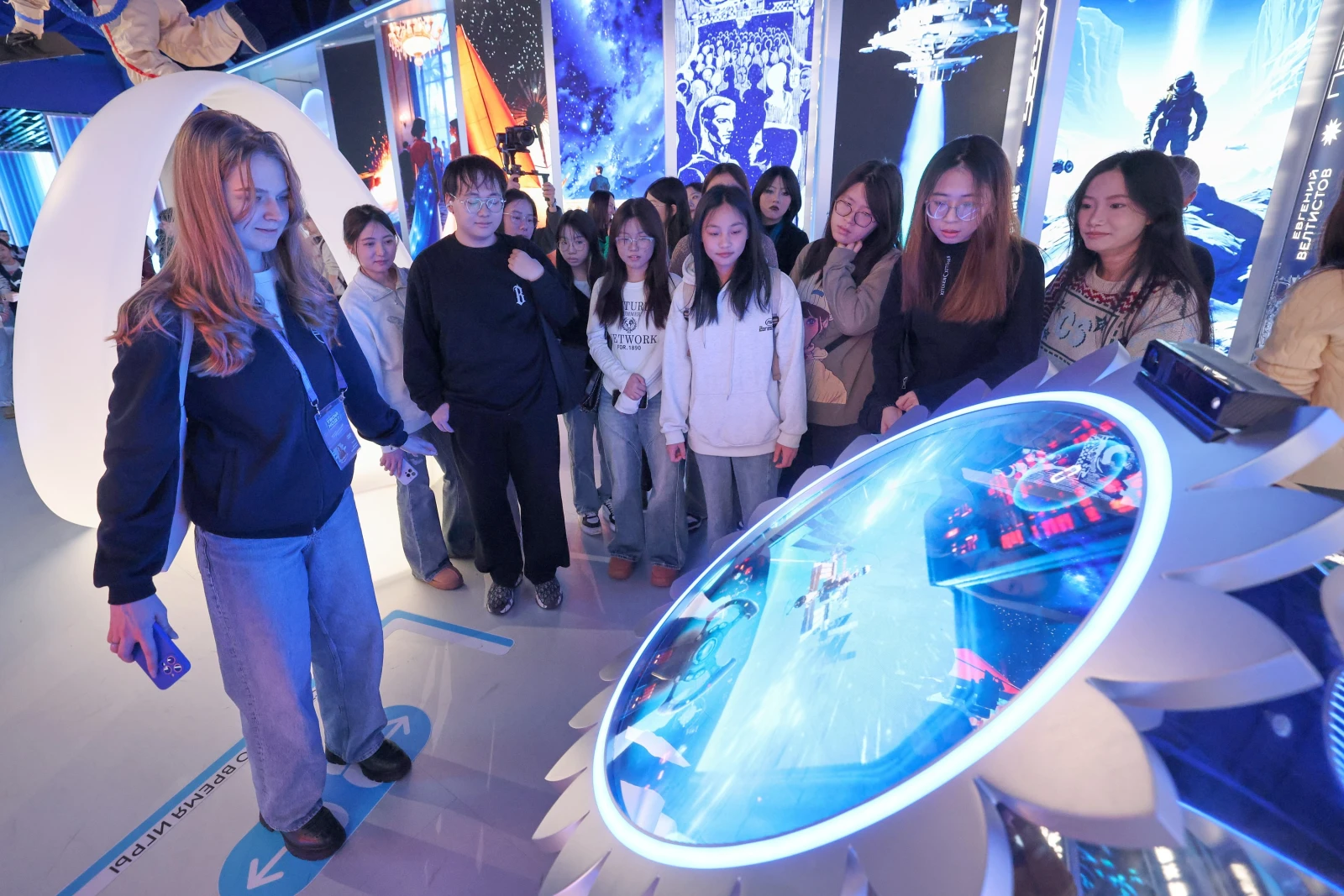 Wealth of traditions, dreams, and inventions: "Make a Wish" tour at the National Centre RUSSIA