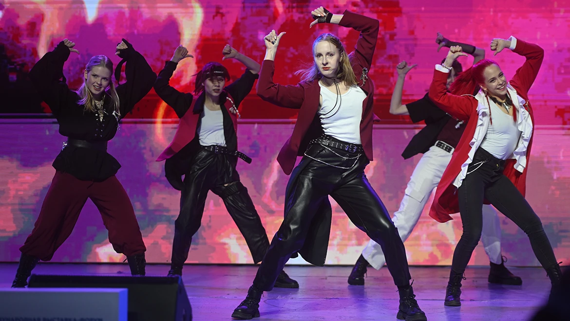 Career and dance festivals and a simultaneous checkers session. Events on May 3