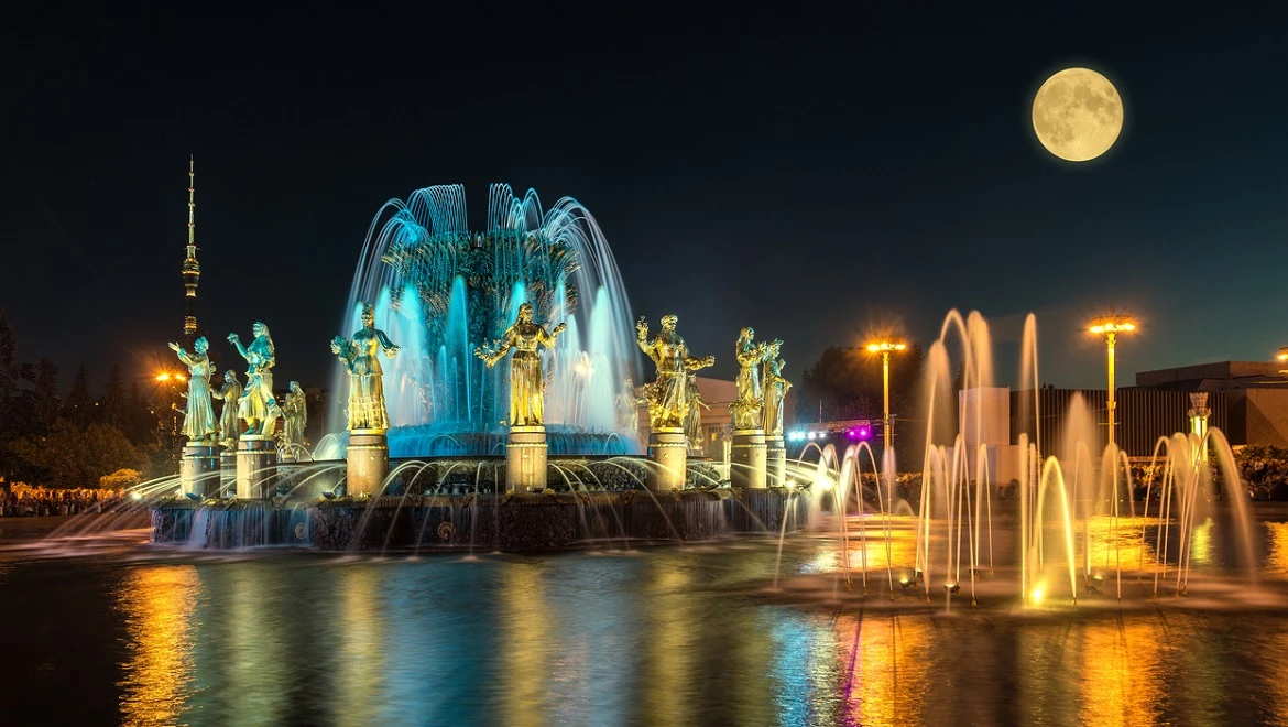 Architecture, history and cool photos: night sightseeing tours are now available at the RUSSIA EXPO
