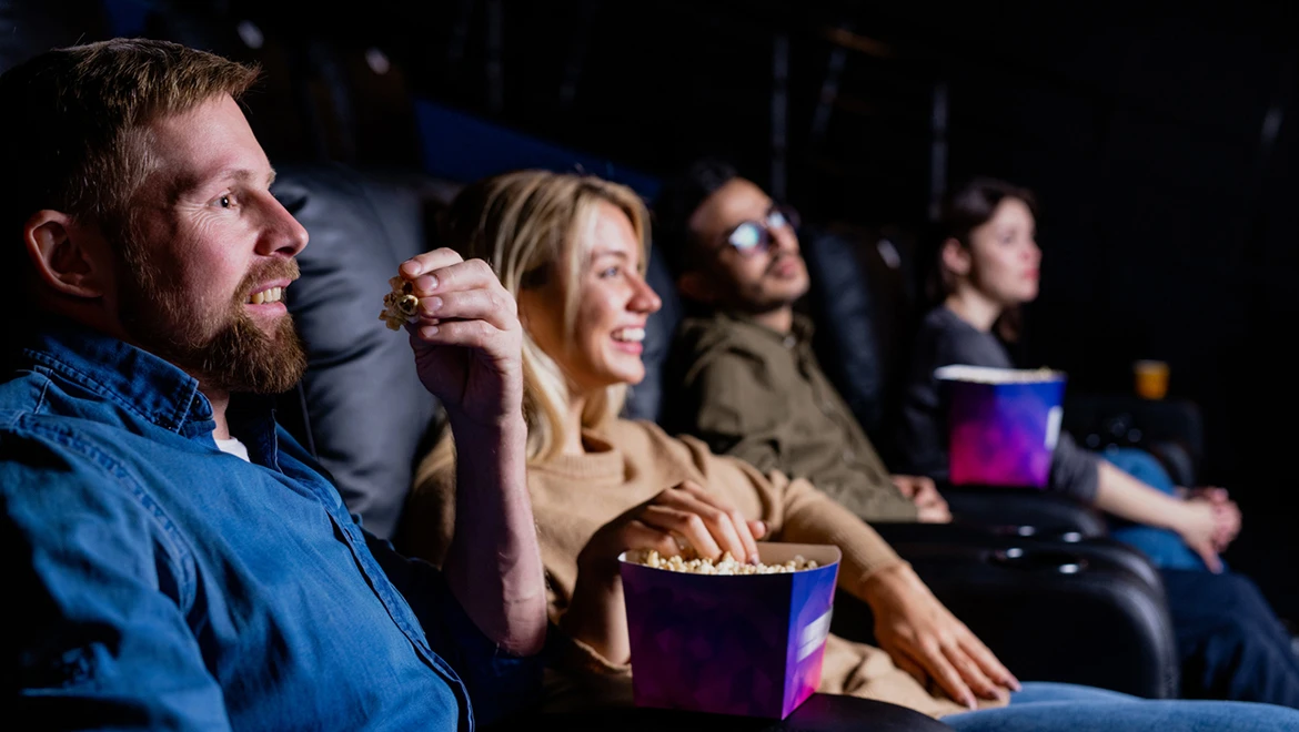 From Canadian forests to the streets of Paris and the beaches of Italy: movie screenings at VDNH for those who miss traveling