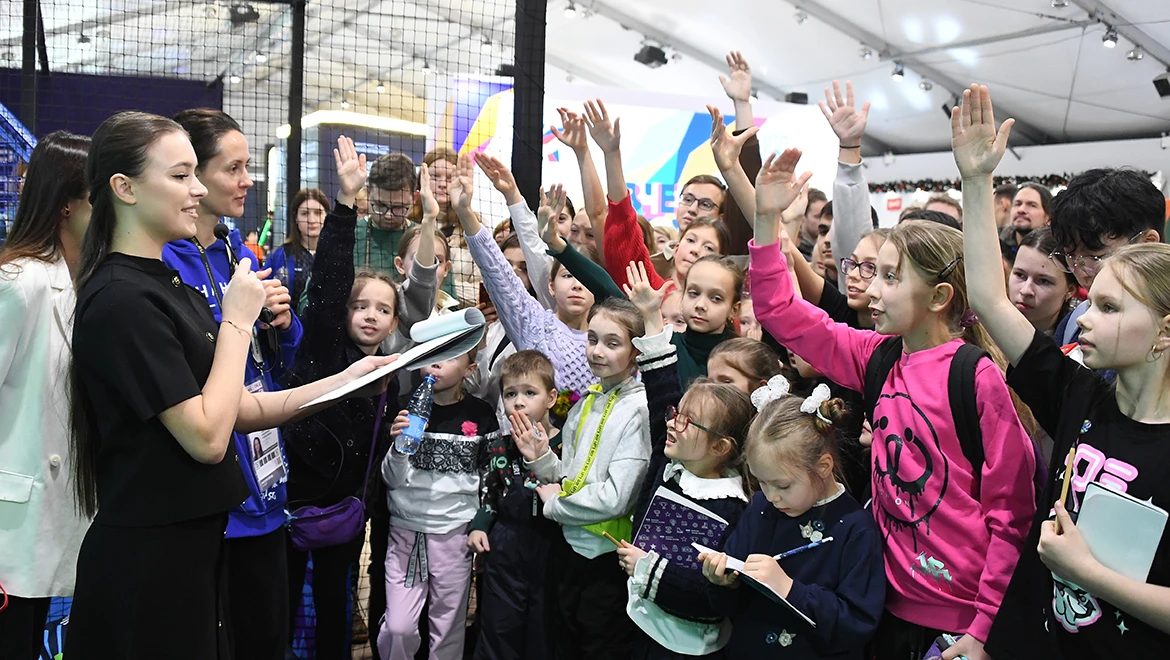 Anna Scherbakova gave an author’s tour at the RUSSIA EXPO