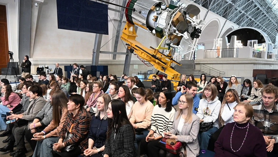 Mordovian polyphony, a scientific lecture and a cosmic dream: a bright Thursday at the RUSSIA EXPO